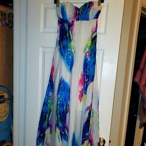 Beautiful strapless dress 🌞